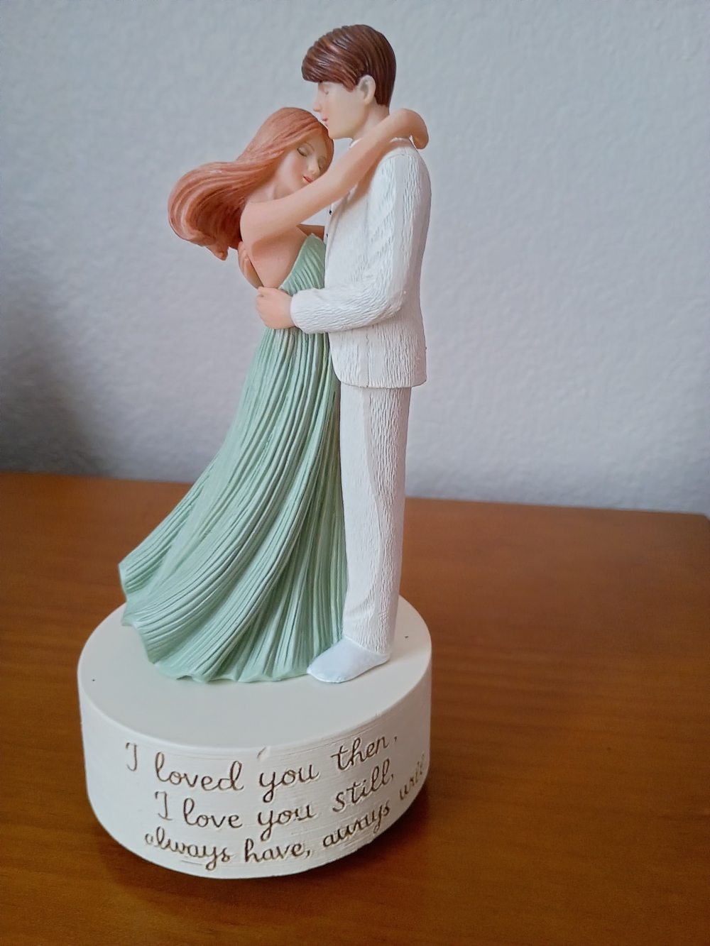 Romantic Couple Music Box Figurine I Love You Gift Keepsake NWT